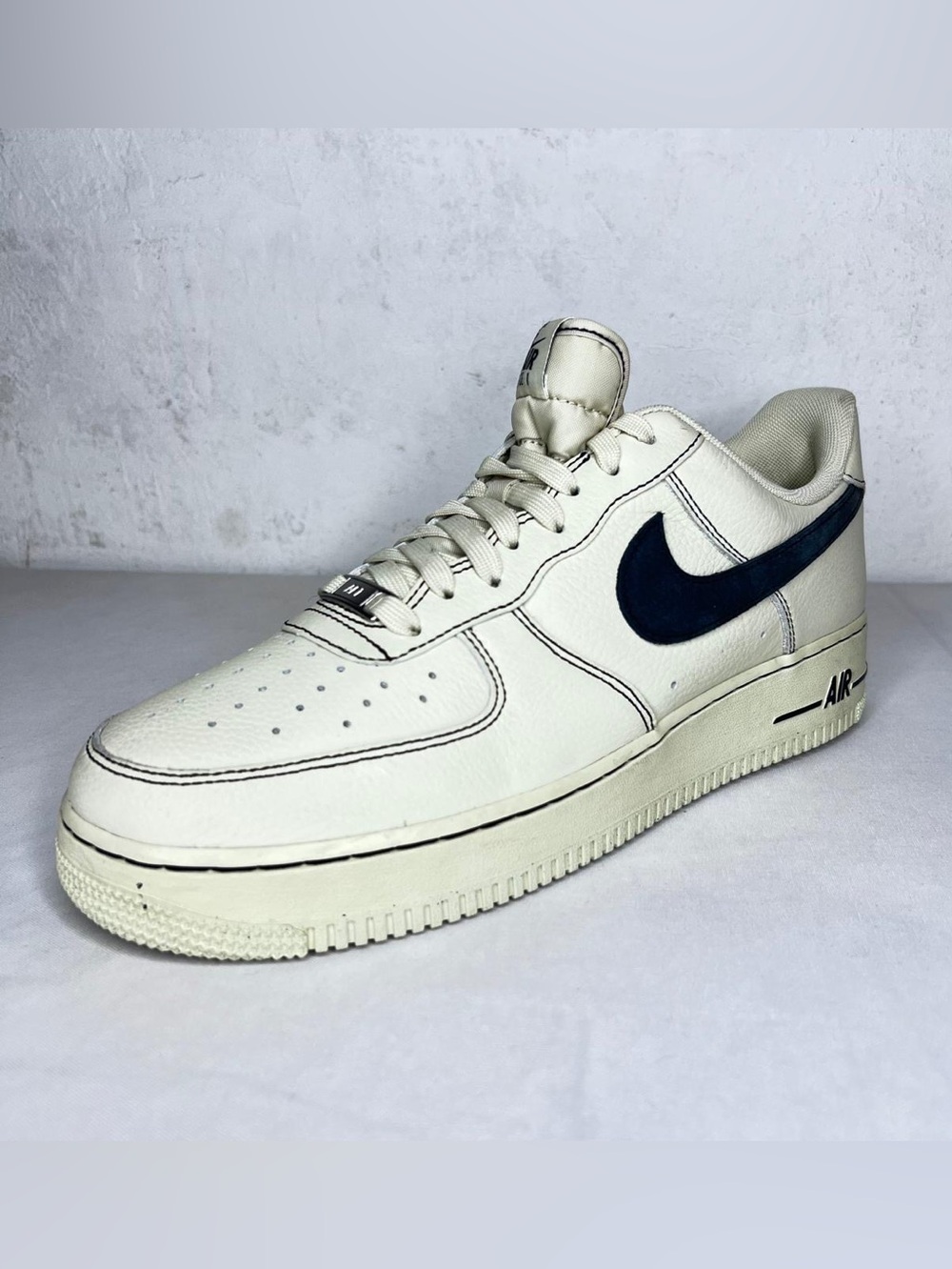 Nike SINGLE LEFT SHOE ONLY Men’s Beige Navy Air Insole Shoe